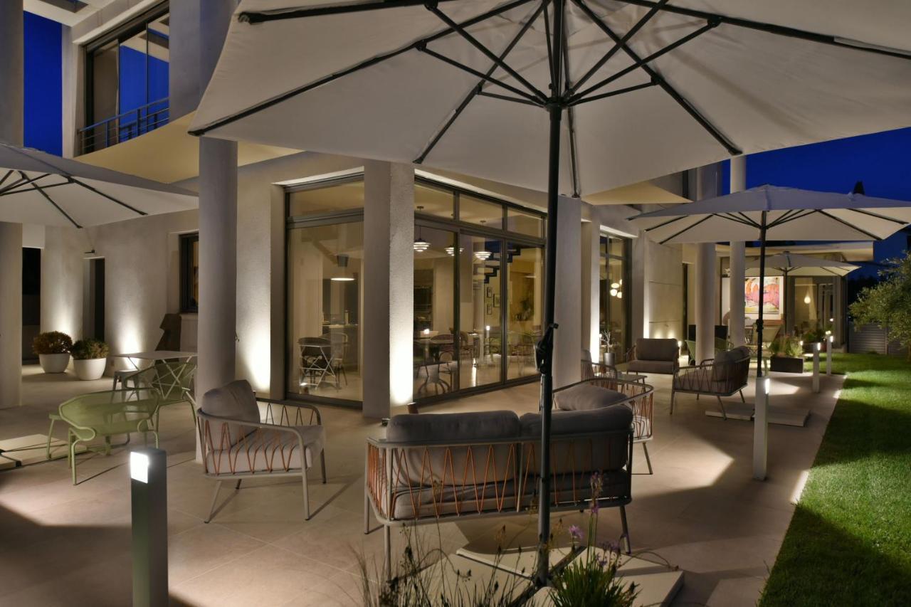 Monte Alta Hotel Salon-de-Provence Bagian luar foto